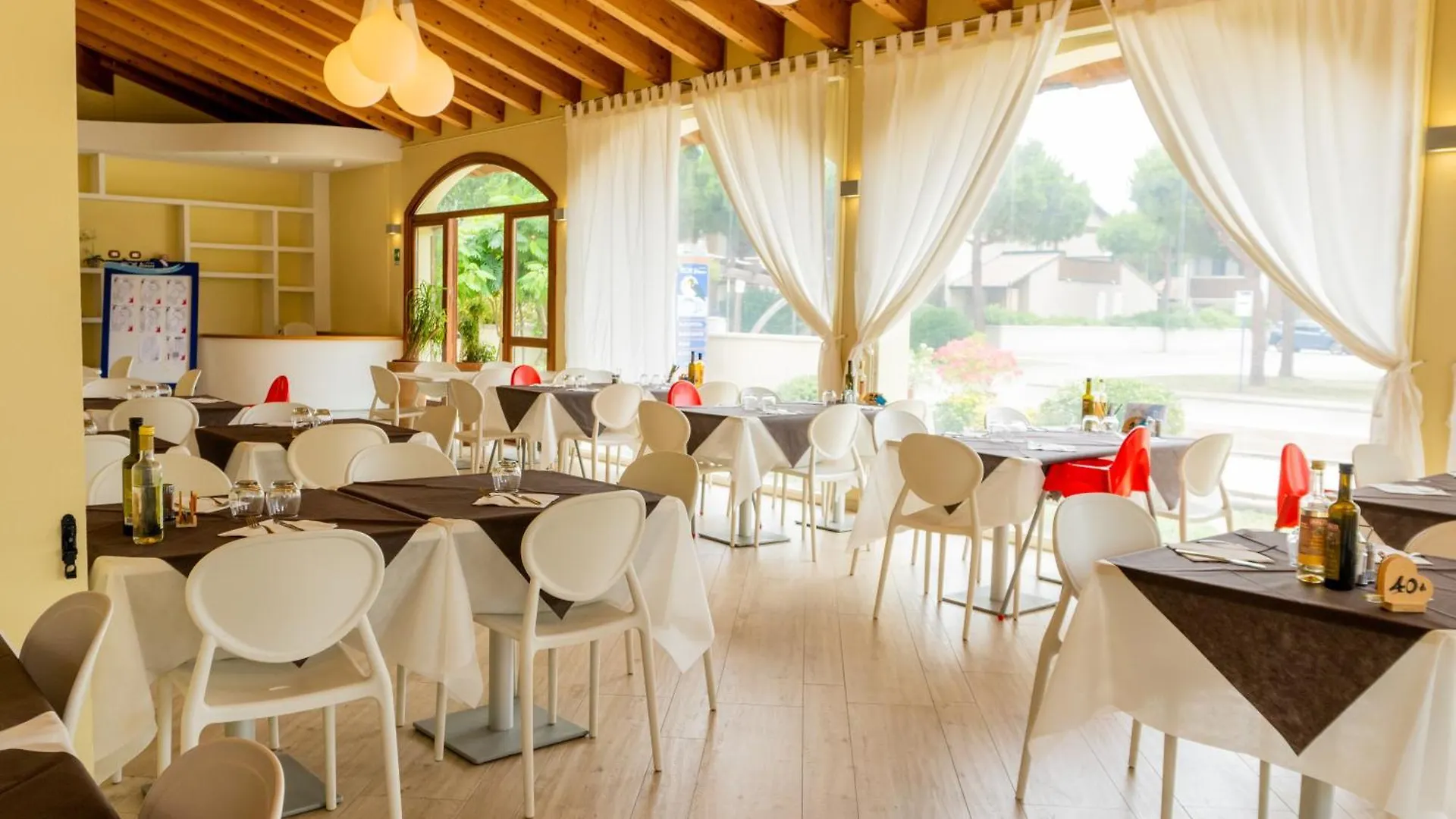 Airone Bianco Residence Village Lido delle Nazioni 4*,  Italia