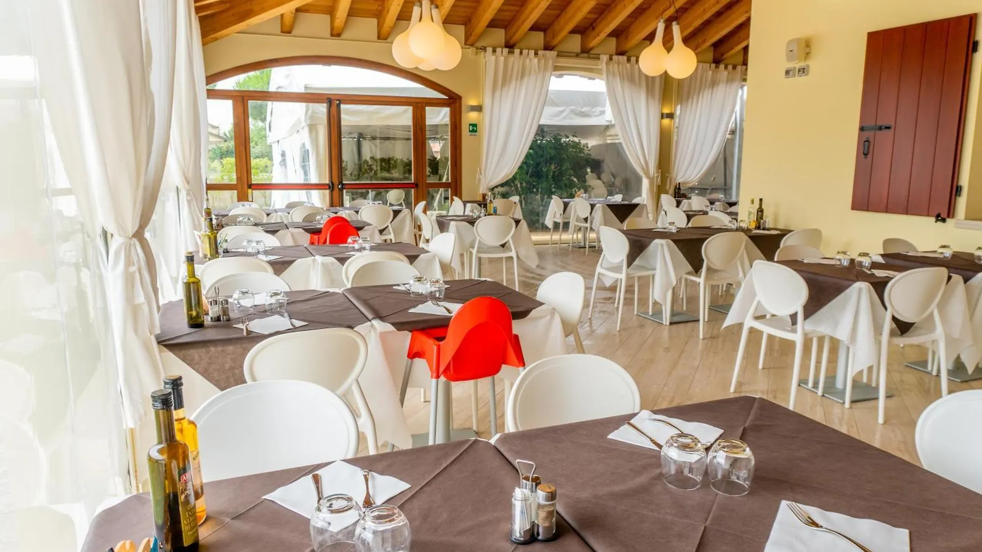 Airone Bianco Residence Village Lido delle Nazioni Lägenhetshotell