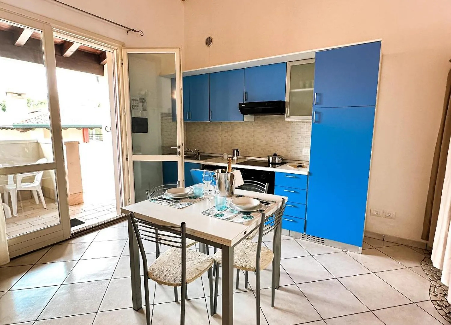 Airone Bianco Residence Village Lido delle Nazioni Lägenhetshotell